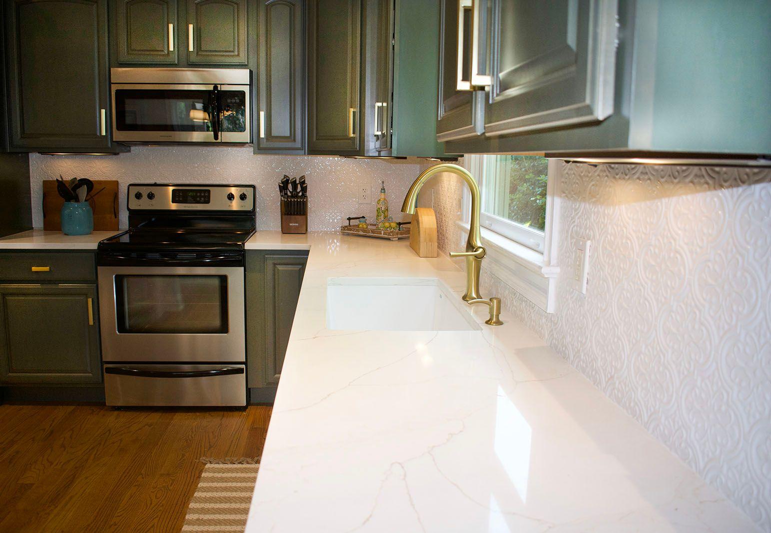 Calacatta Dorato Quartz Countertop