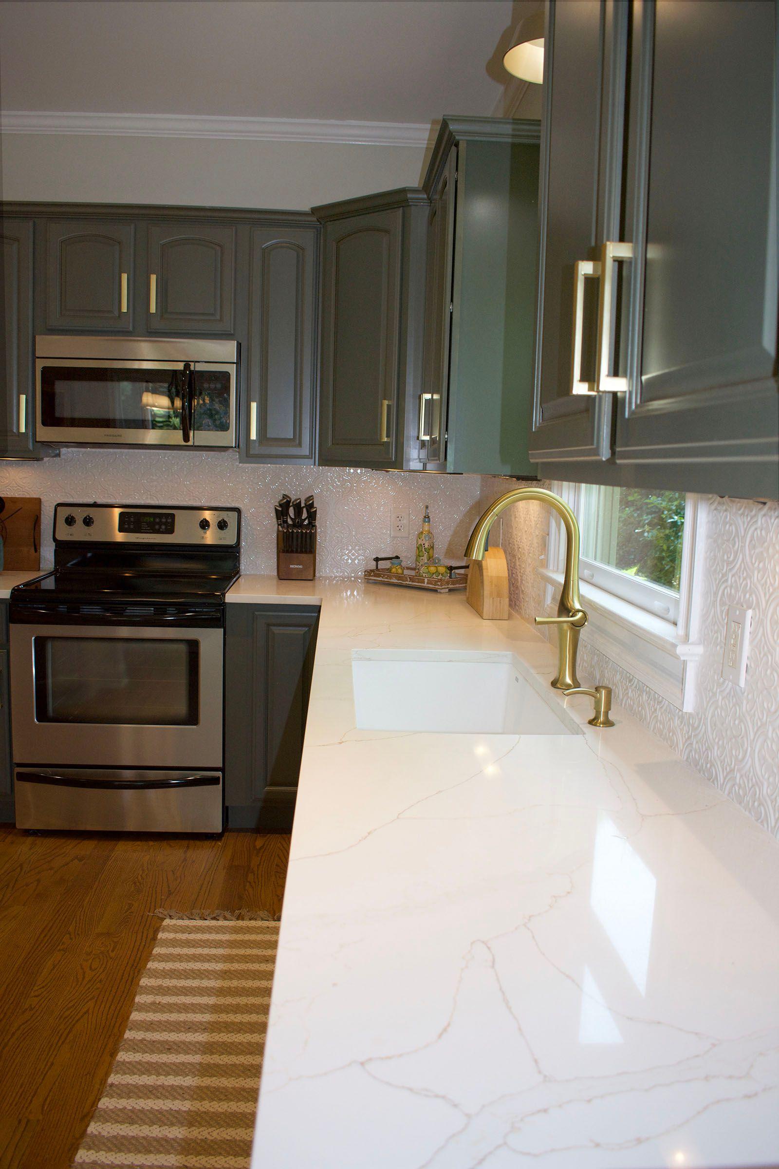 Calacatta Dorado Quartz Countertop 