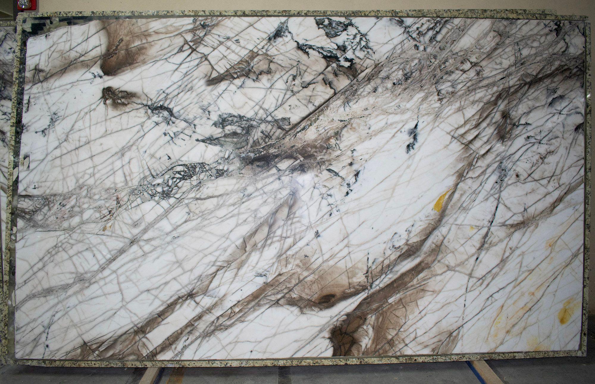 Crystal Venato Quartzite Slab